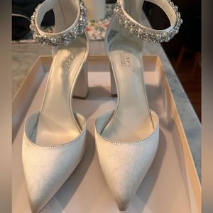 Used Badgley Mischka Rissa wedding shoes